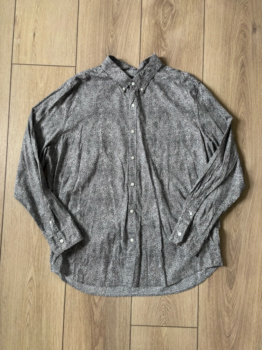 American Eagle Outfitters Grey Micro-Print Button-Down Shirt